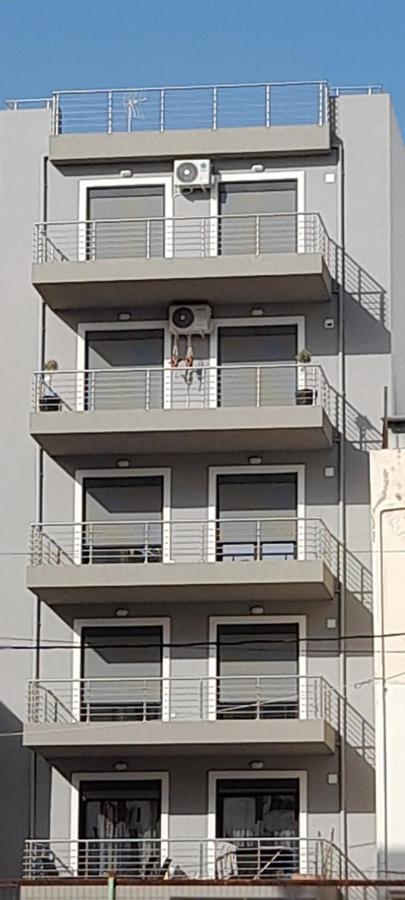 Grey Swan - Modern & Stylish Apartment With Private Parking 沃洛斯 外观 照片